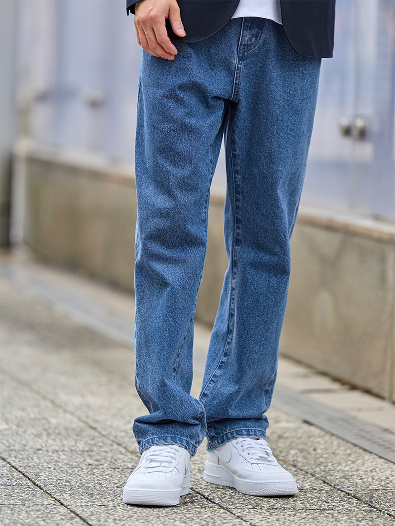 ストレートジーンズ