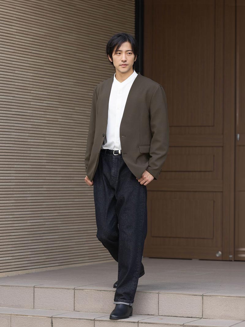 キレイめだけどラフさもある大人コーデ