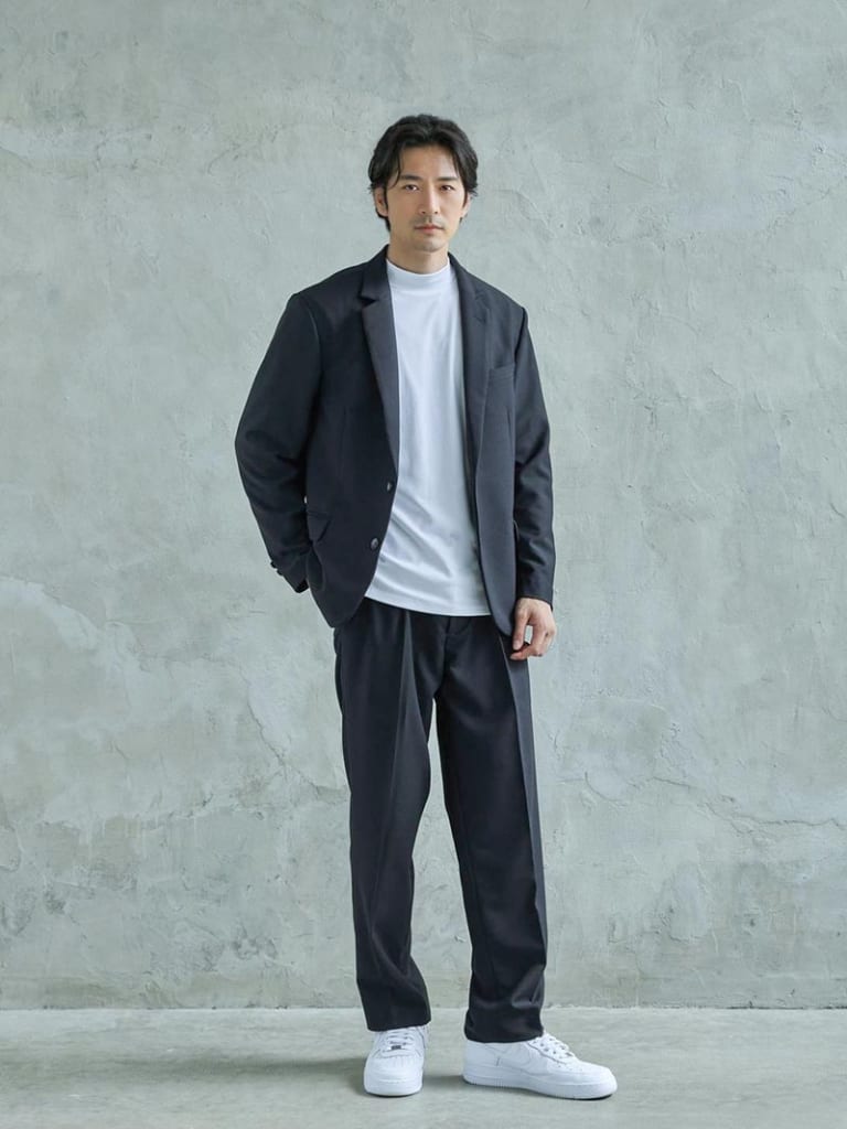 好印象モノトーンセットアップ