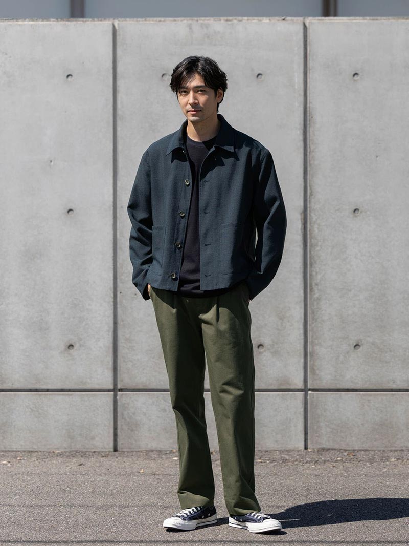 シャツジャケットでつくる上品カジュアル