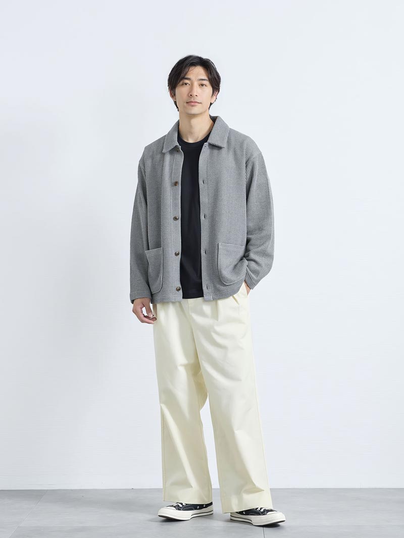 カーディガンを今っぽくラフに着こなす