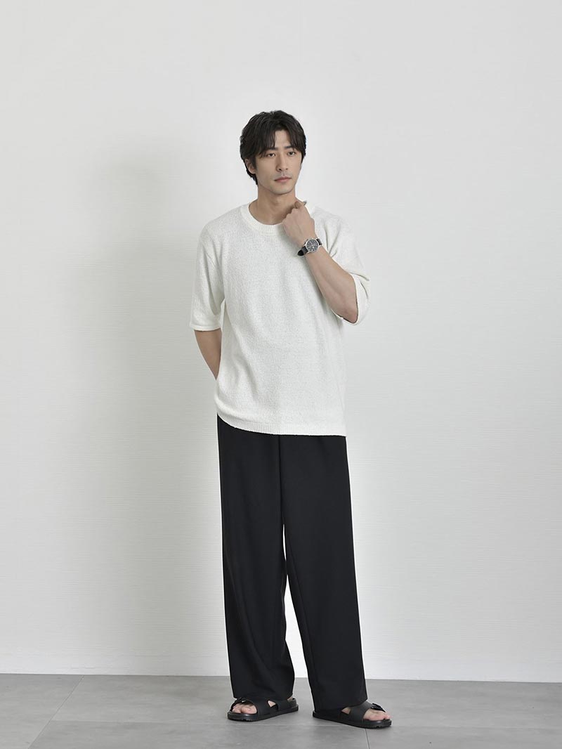 素材感で魅せる、シンプルな秋スタイル（着用コーディネート例）
