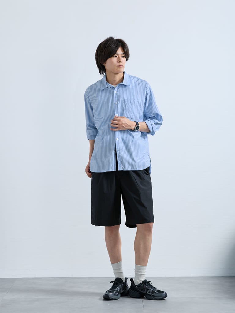 ショートパンツで残暑を楽しむ大人コーデ