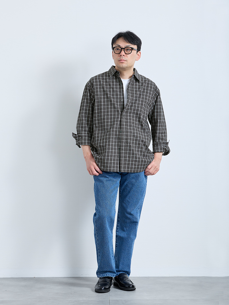 王道コーデは小物使いでオシャレに