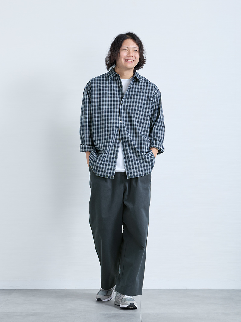 休日も格好よく見せるチェックシャツコーデ