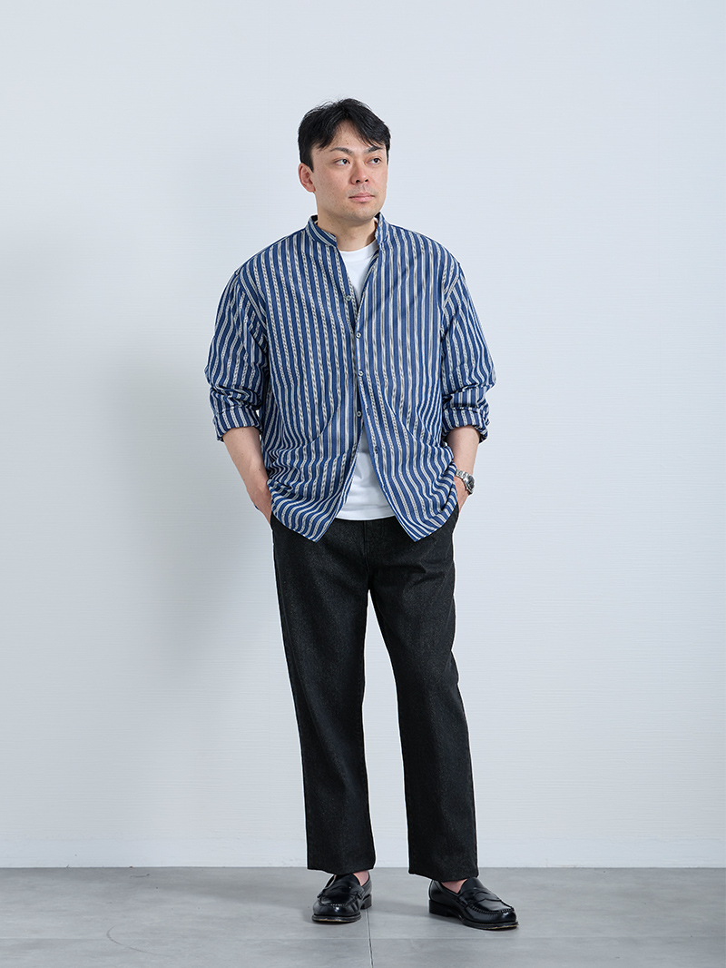 シャツ×デニムで作るリラックスコーデ