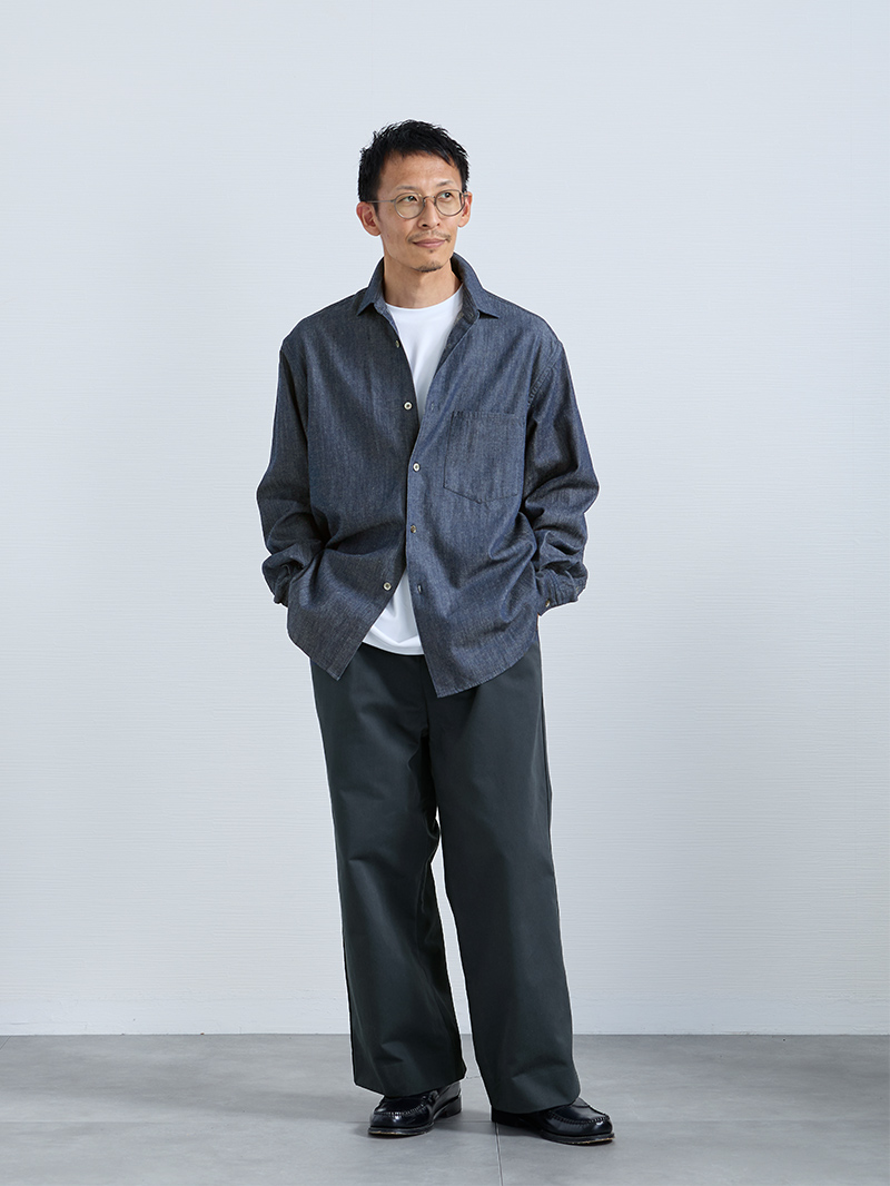 深みデニムでつくる大人の秋カジュアル