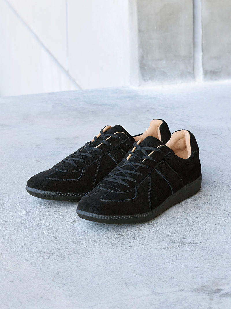 スウェードレザースニーカー