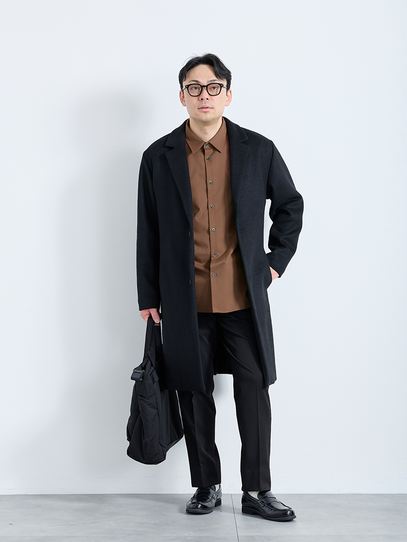 大人の男性は休日こそ上品なシャツを