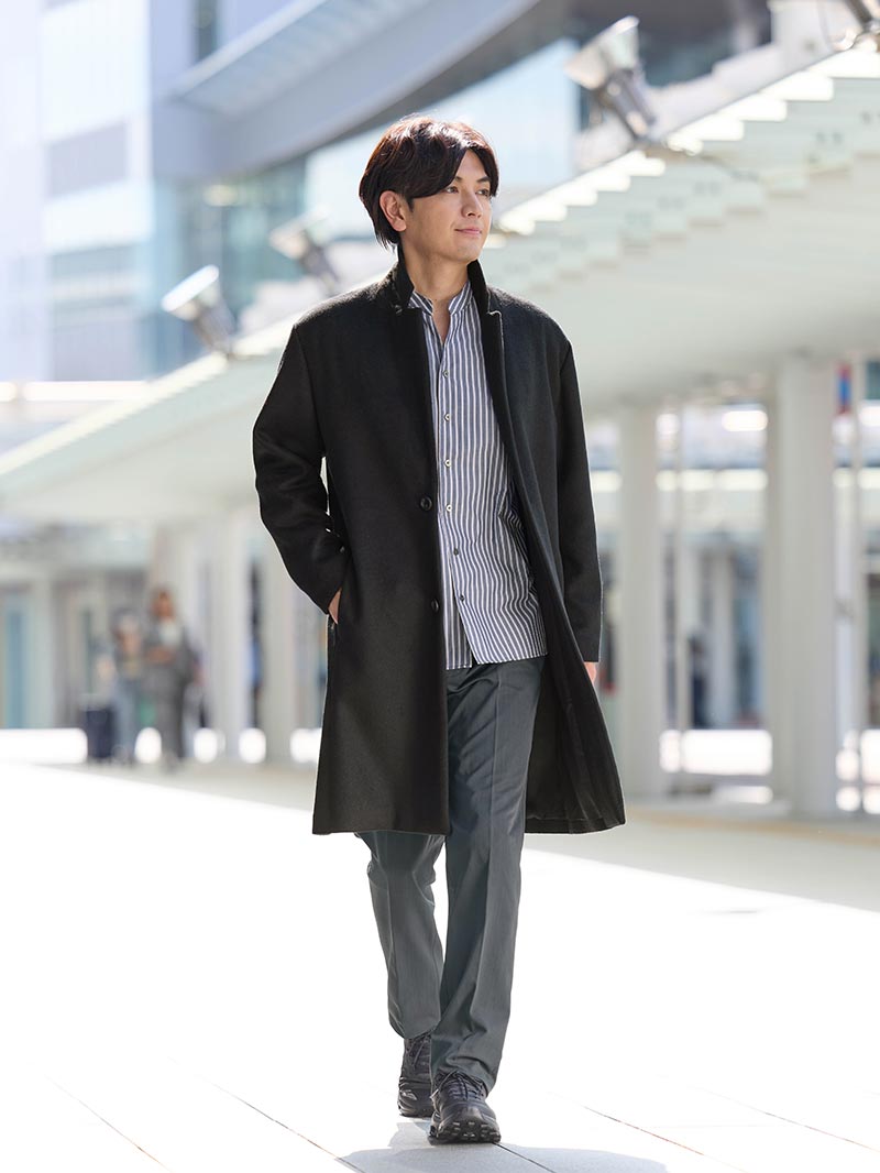 羽織るように着るのがコートの正解