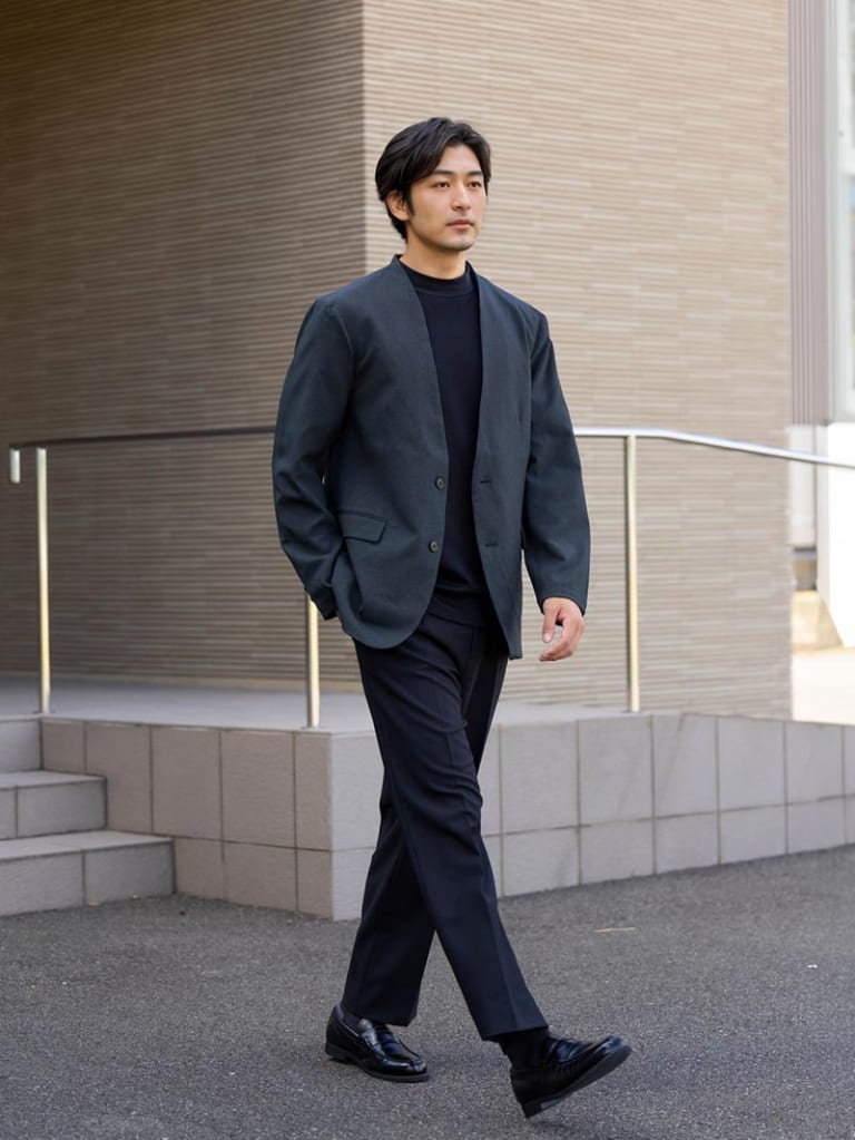 シックに決まるセットアップ風コーデ
