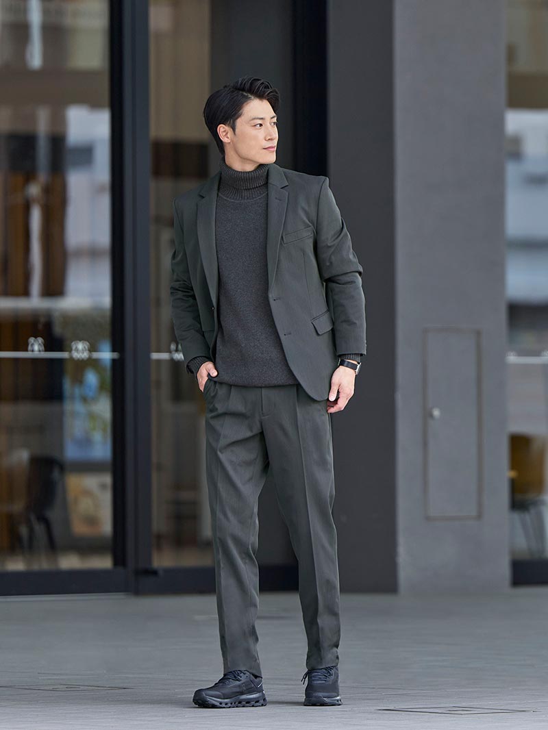 知性的グレーで信頼感ある大人の着こなし