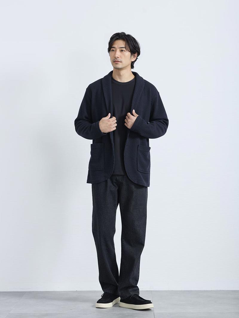 シンプルに効かせる大人配色