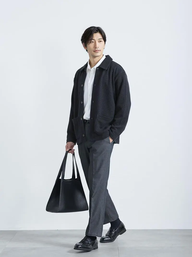 ■洗練 カシミヤ100％ ビジネス対応 シャツの上から 新品 高島屋 TAKASHIMAYA タカシマヤ クルーネック ニット セーター L 青系 0118_05 カシミヤ100％ チェスターコート メンズ カシミヤコート アウター ビジネスコート カジュアル ニーレングス チェスターフィールド スリムコート  秋冬 ブラック 黒 無地 | スーツスタイルMARUTOMI