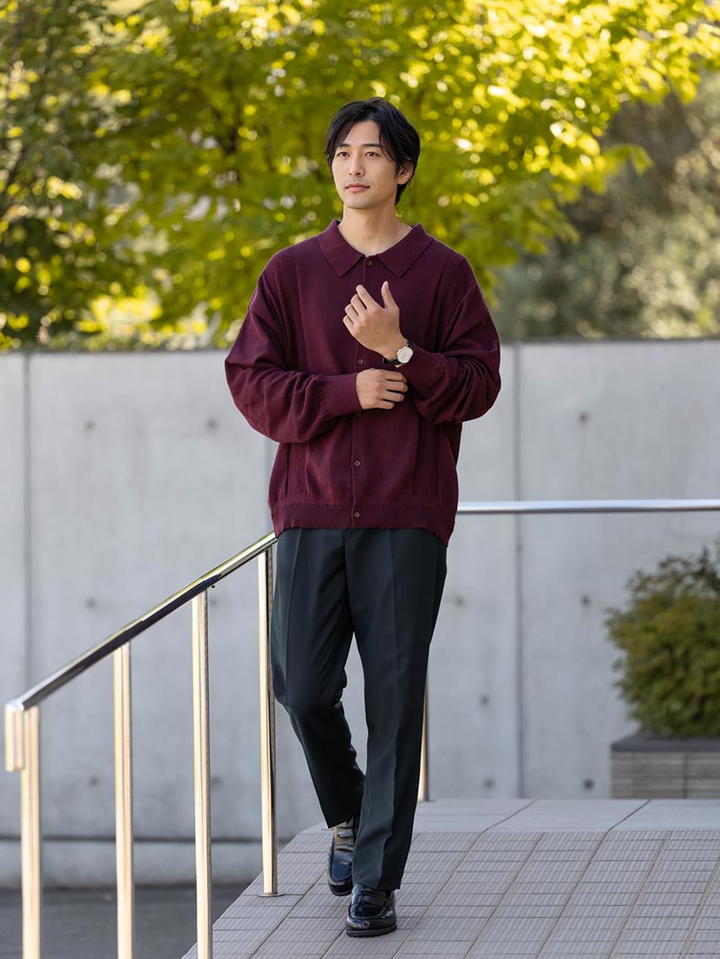 落ち着きカラーで魅せるスマートスタイル