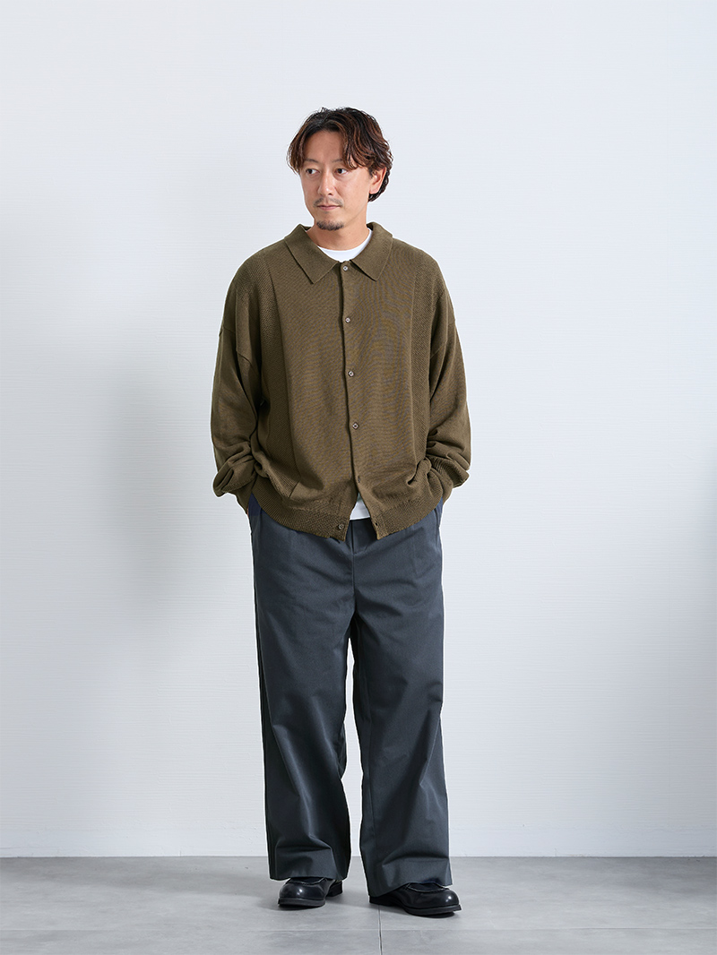 ボタンを閉じて楽しむ、きれいめカジュアル