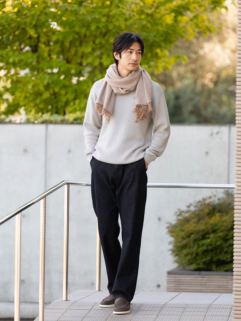 コットンカシミヤ クルーネックニットコーデ