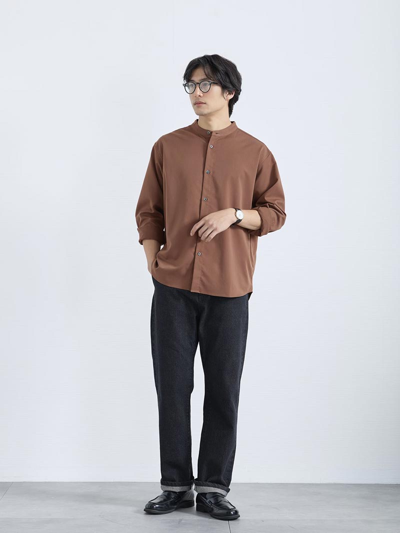余裕を感じさせる、大人の休日シャツコーデ