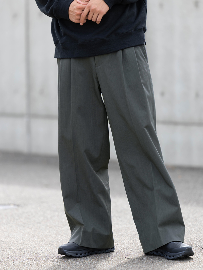 オーバーサイズパンツのアップ画像