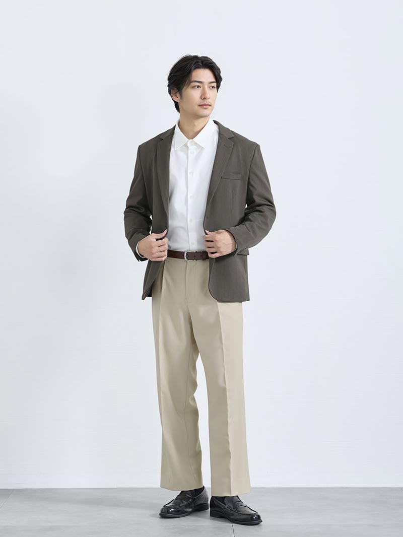 秋カラーでまとめたジャケパンスタイル