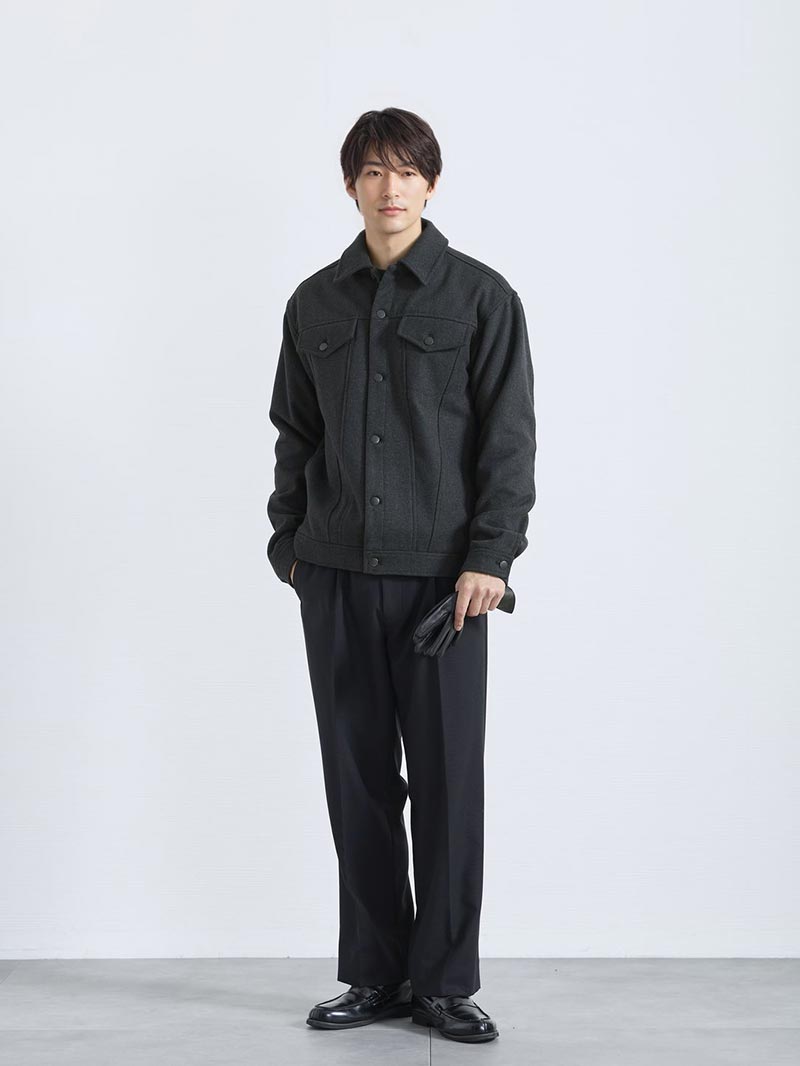 シックで洗練された都会的モノトーンコーデ