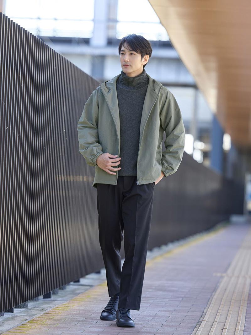 カジュアルを品よくみせる大人コーデ