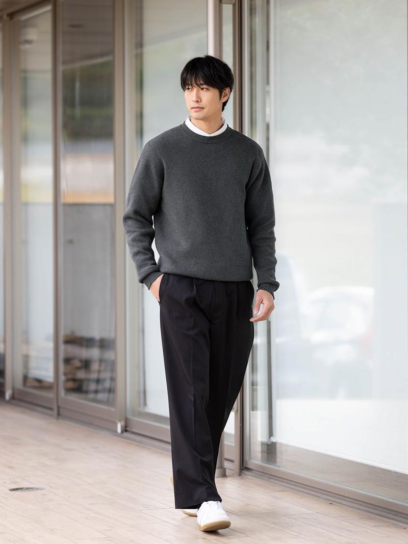 大人の休日にはストレートパンツを