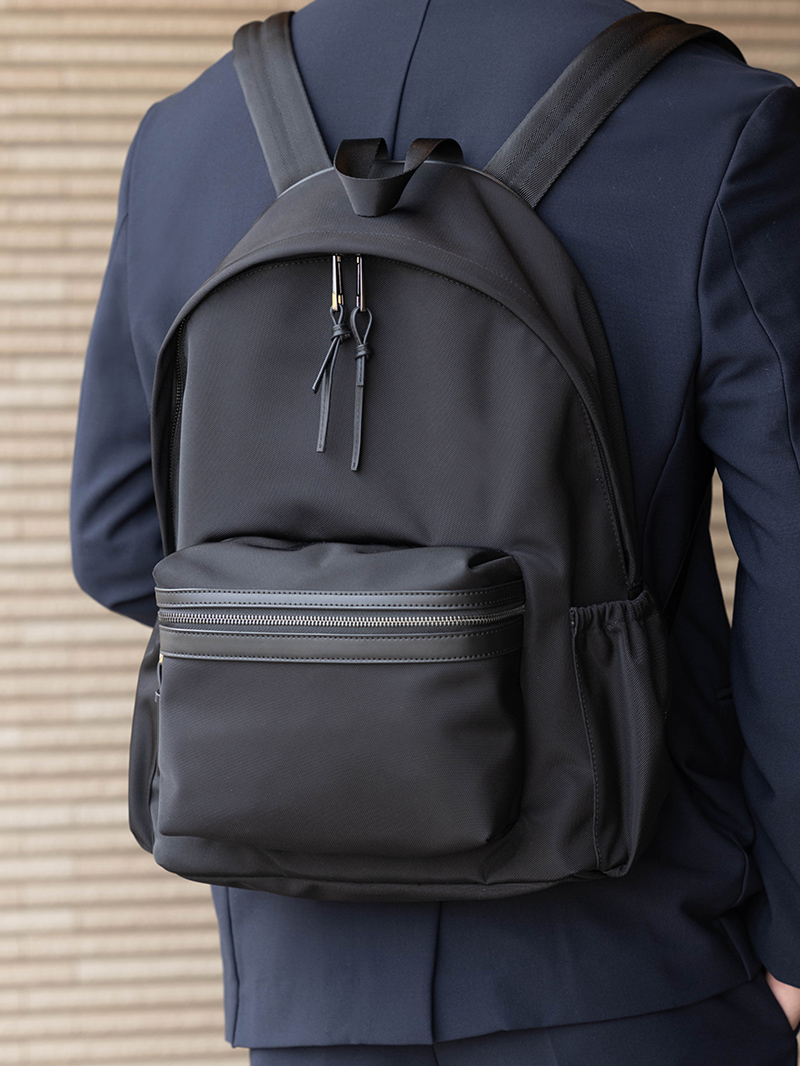 オシャレにキマる流行りのメンズバッグ