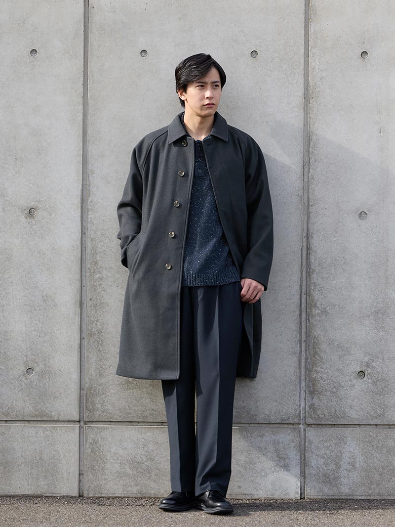 インナーで変わるスマートコートの着こなし