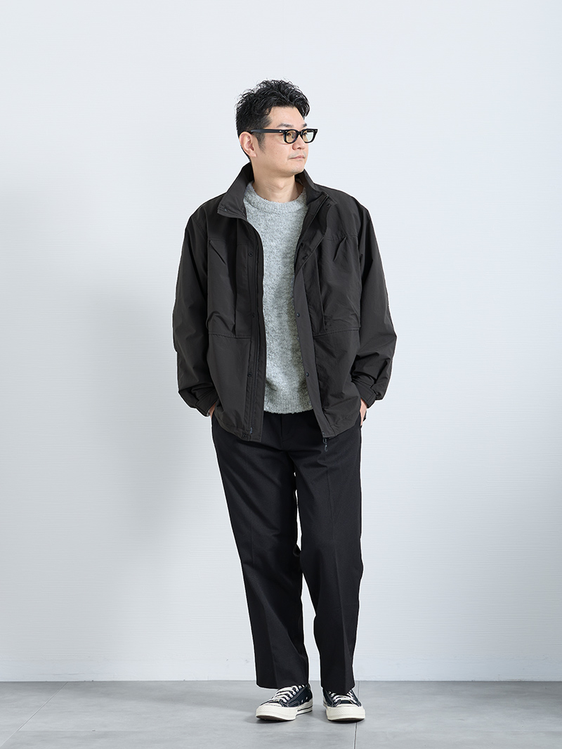 異素材ミックスの抜け感スタイル