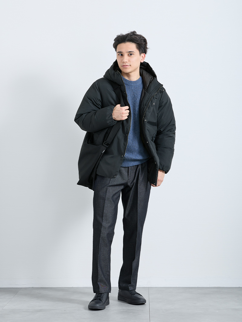 ボリュームニットを大人らしく着こなす