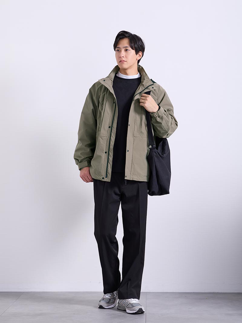 メンズスウェットを使ったオフィスカジュアルコーデ