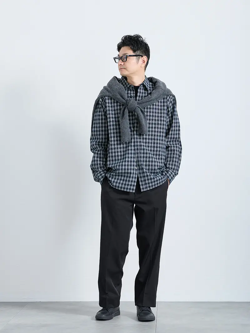 メンズのシャツコーデ｜季節・定番で迷わず整う大人の着こなし - AUEN 