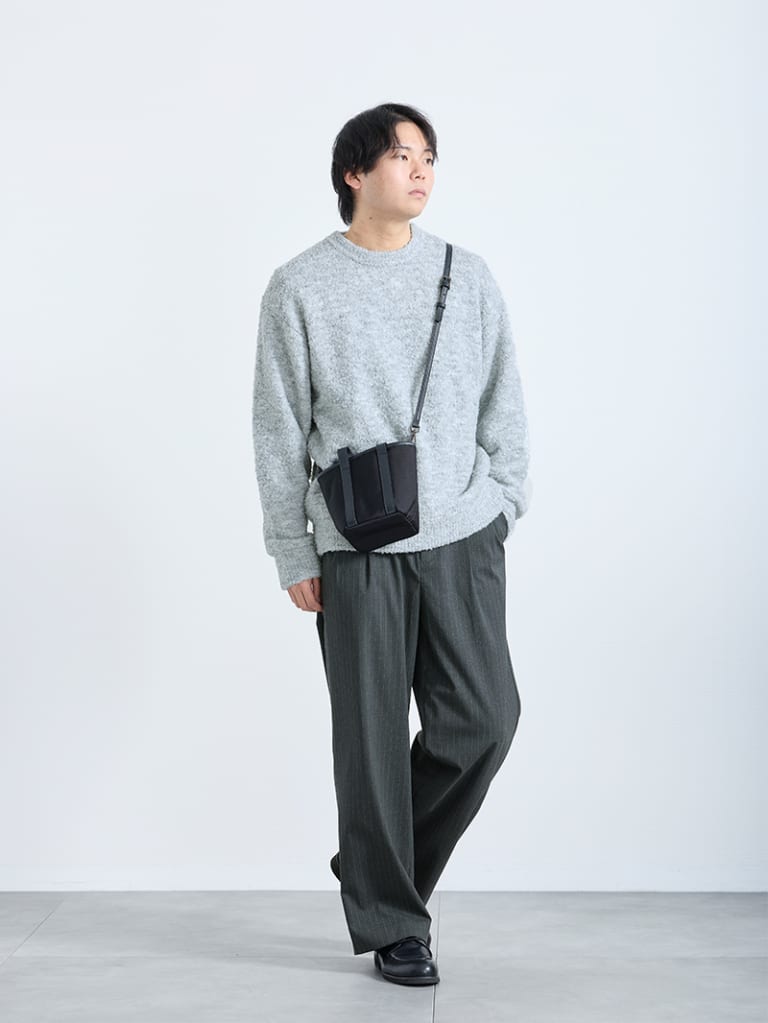 さりげない柄と素材でオシャレみえ