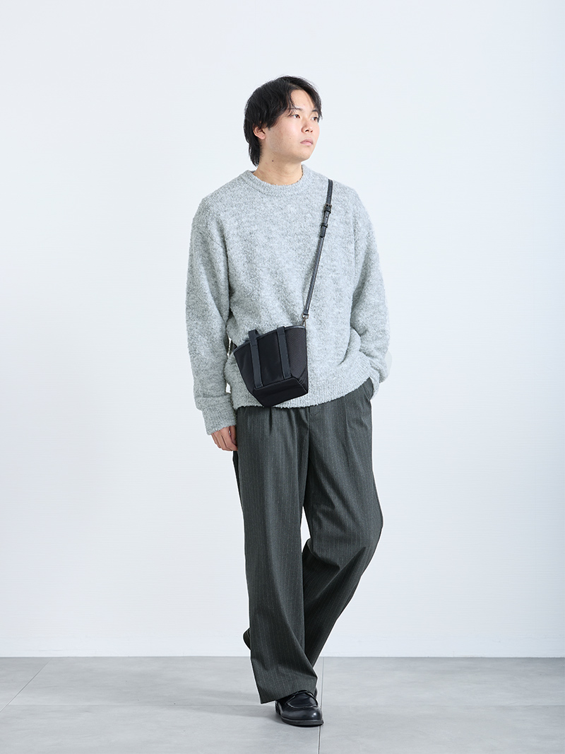 さりげない柄と素材でオシャレみえ