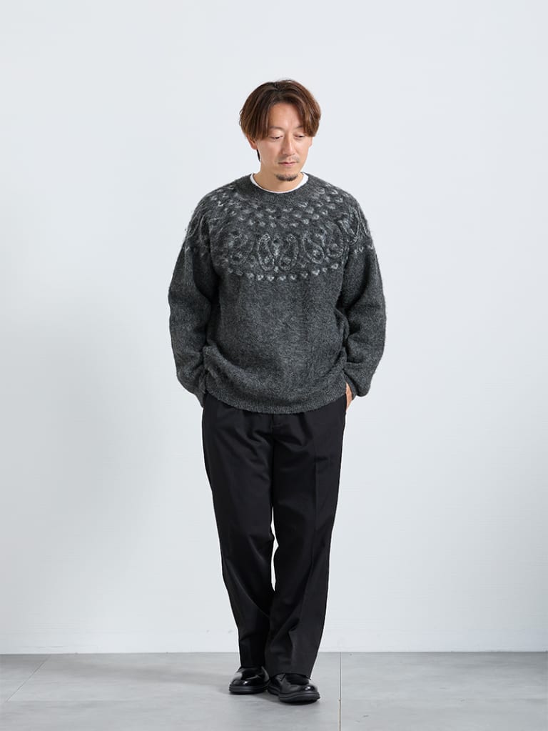 控えめがちょうどいい大人のニットコーデ