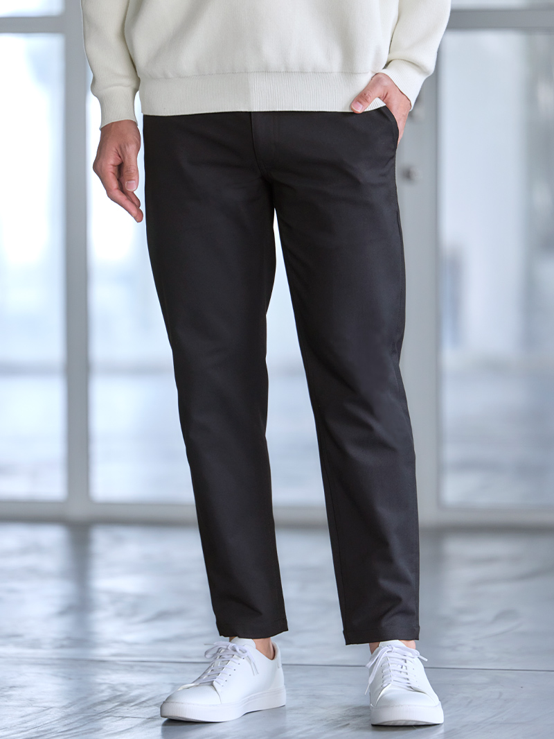 ブラックスリムパンツ