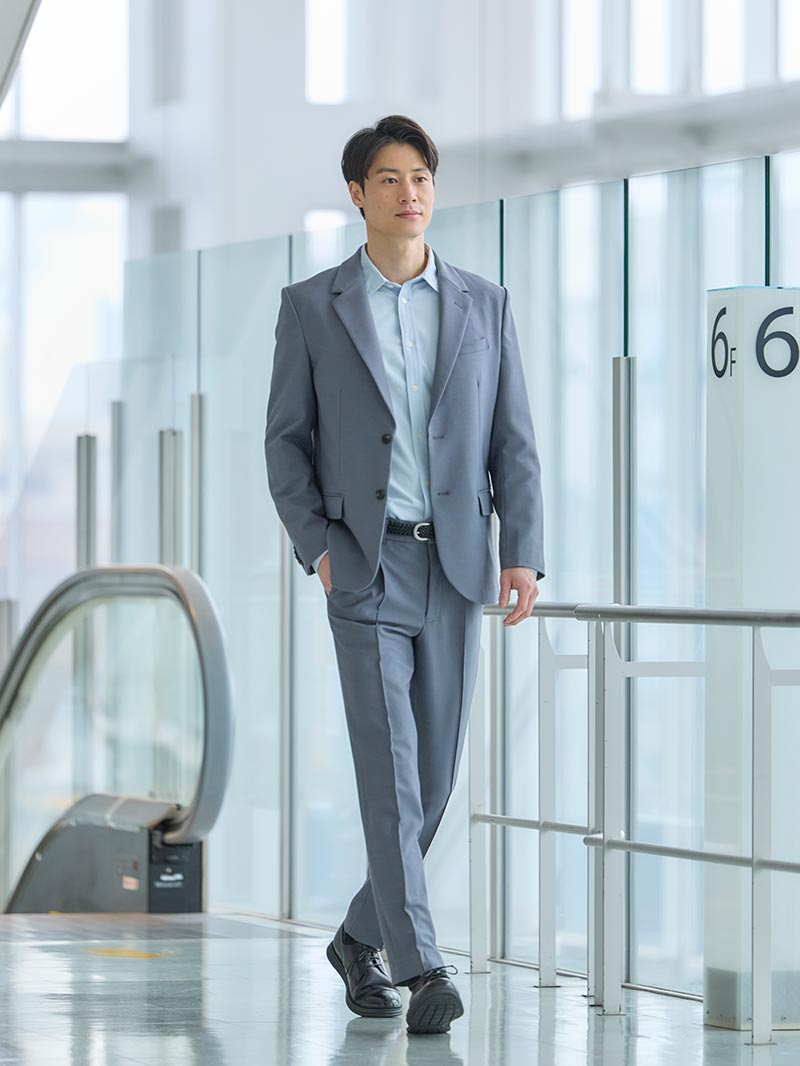 ブルーコーデで清潔感を高める