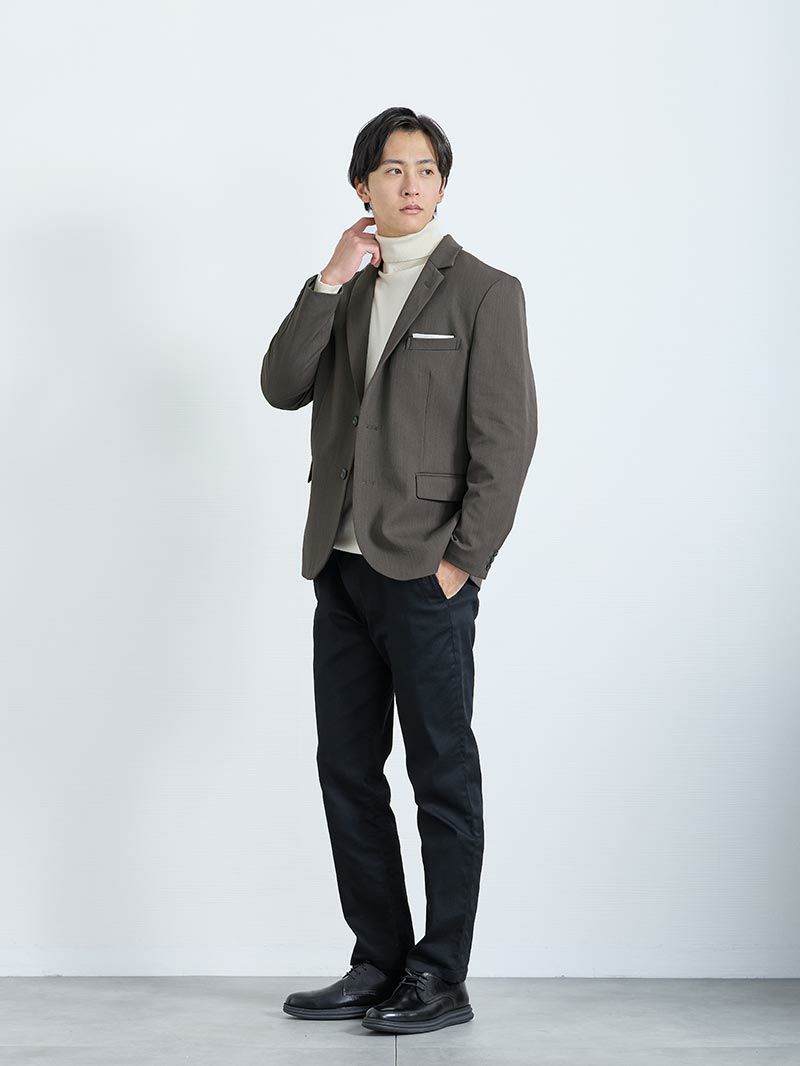 黒パンツで引き締める冬の好印象スタイル