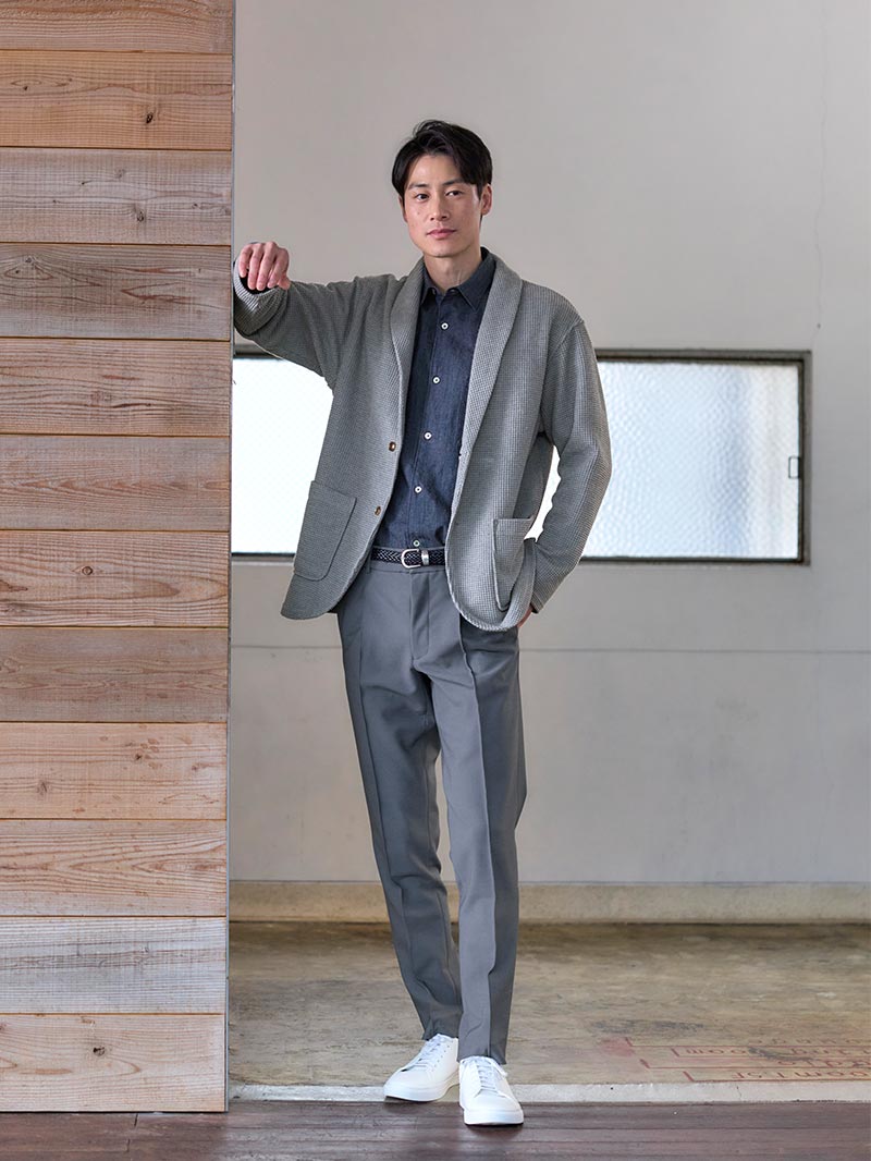 優しげな印象はグレーグラデで演出