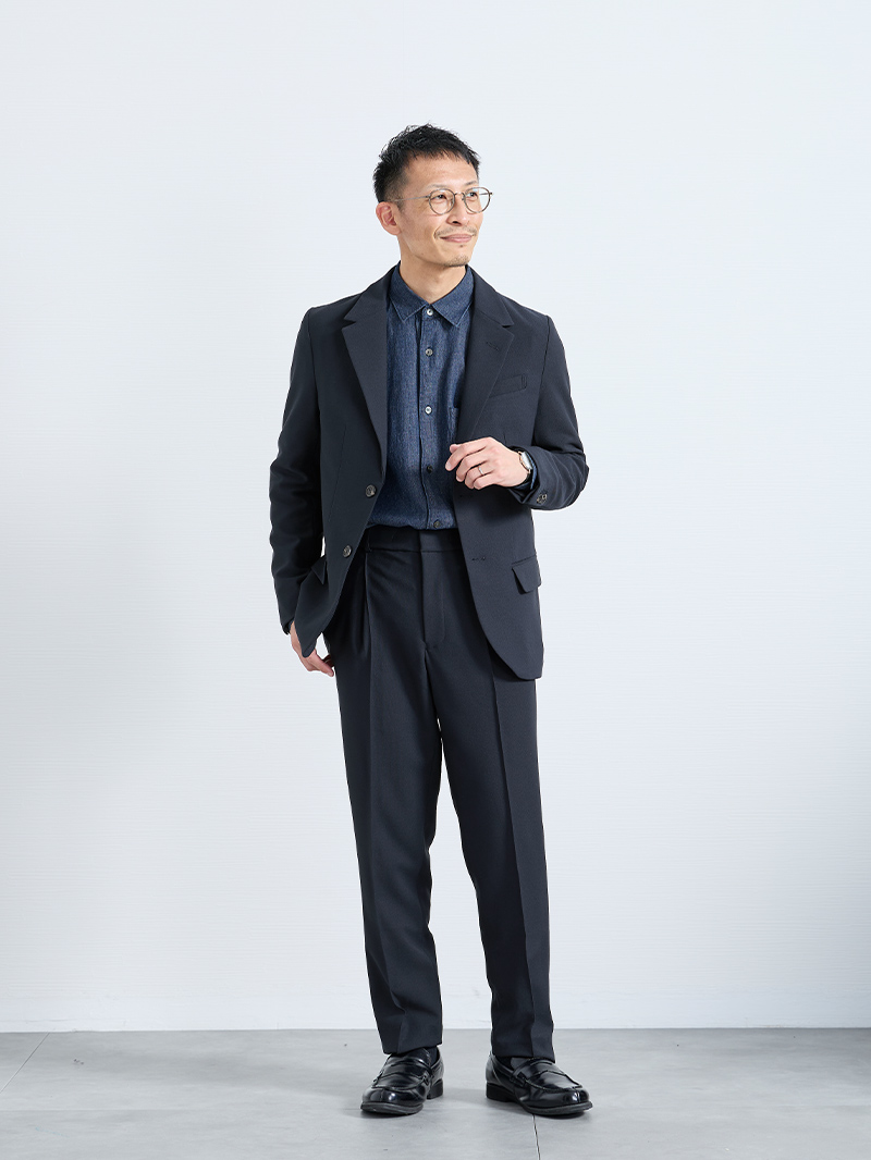 きちんと感を崩さない、デニム合わせ