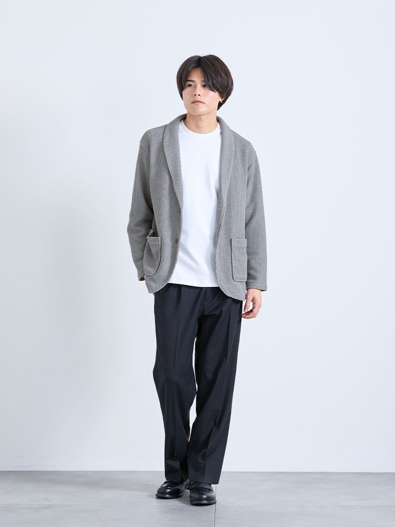 堅すぎない、春のオフィススタイル