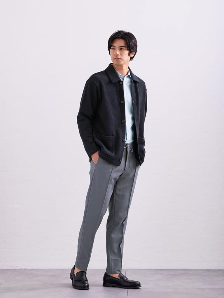 定番色で上品な春のオフィカジを完成