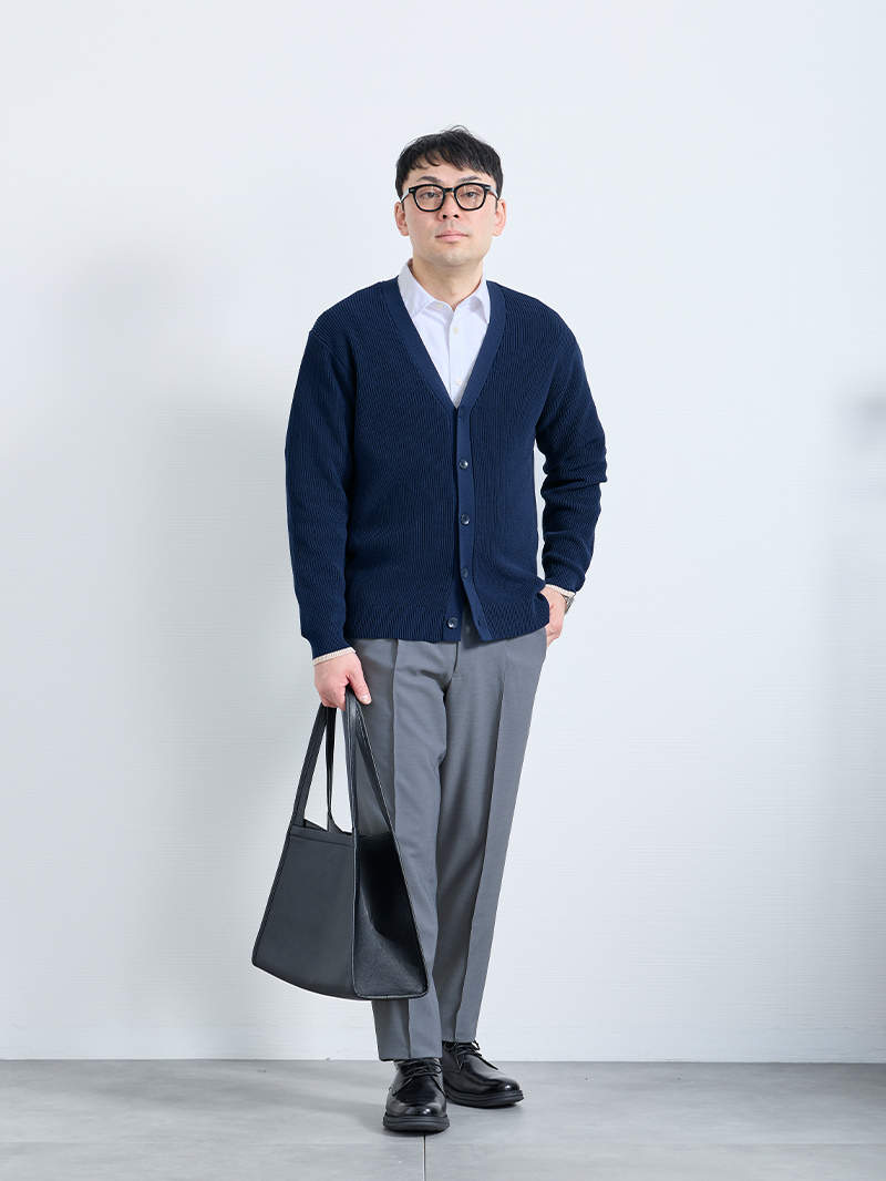 程よく力を抜いた大人のキレイめカジュアル