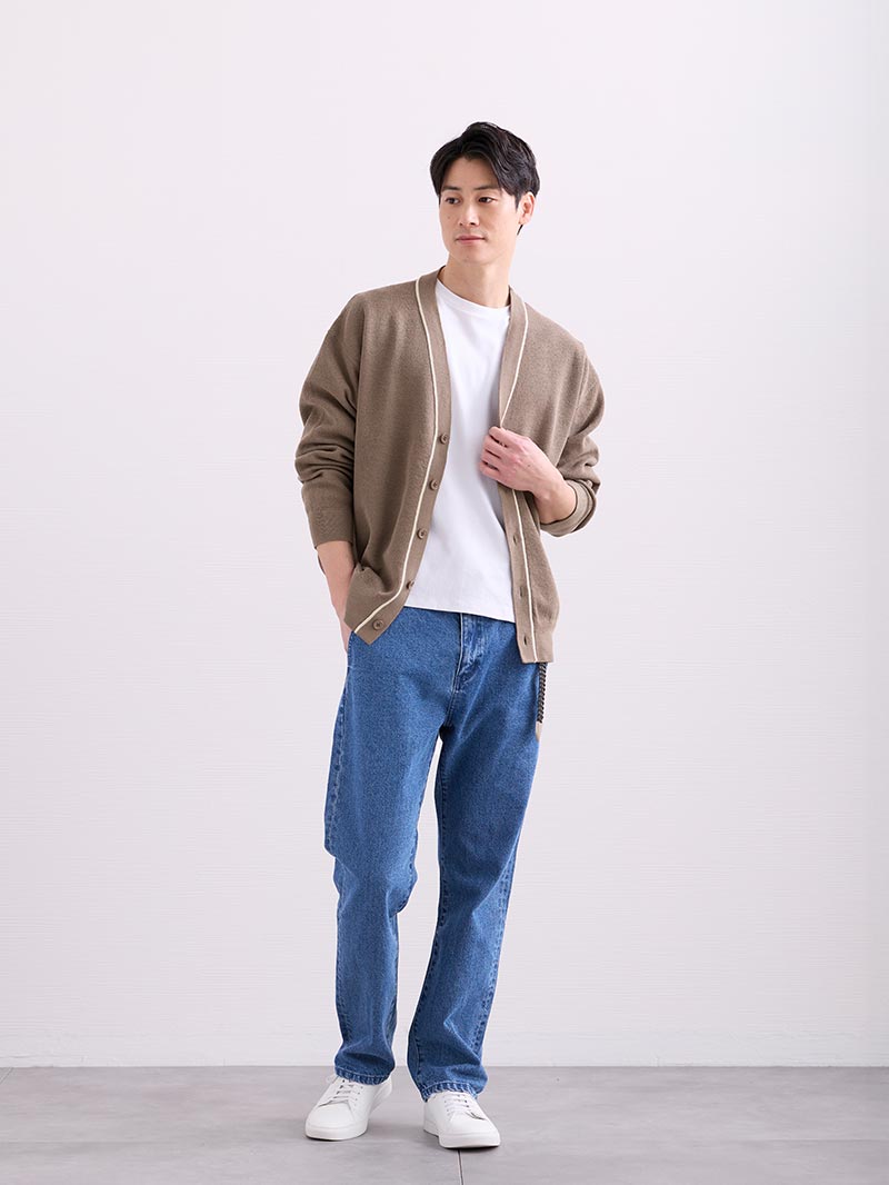 ラフすぎない脱力感で洗練されたオフ服に