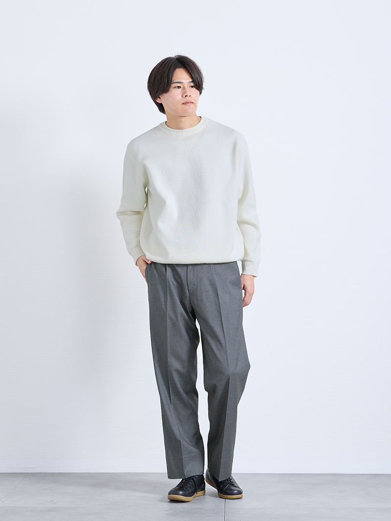 オンオフ兼用できる、大人の春コーデ