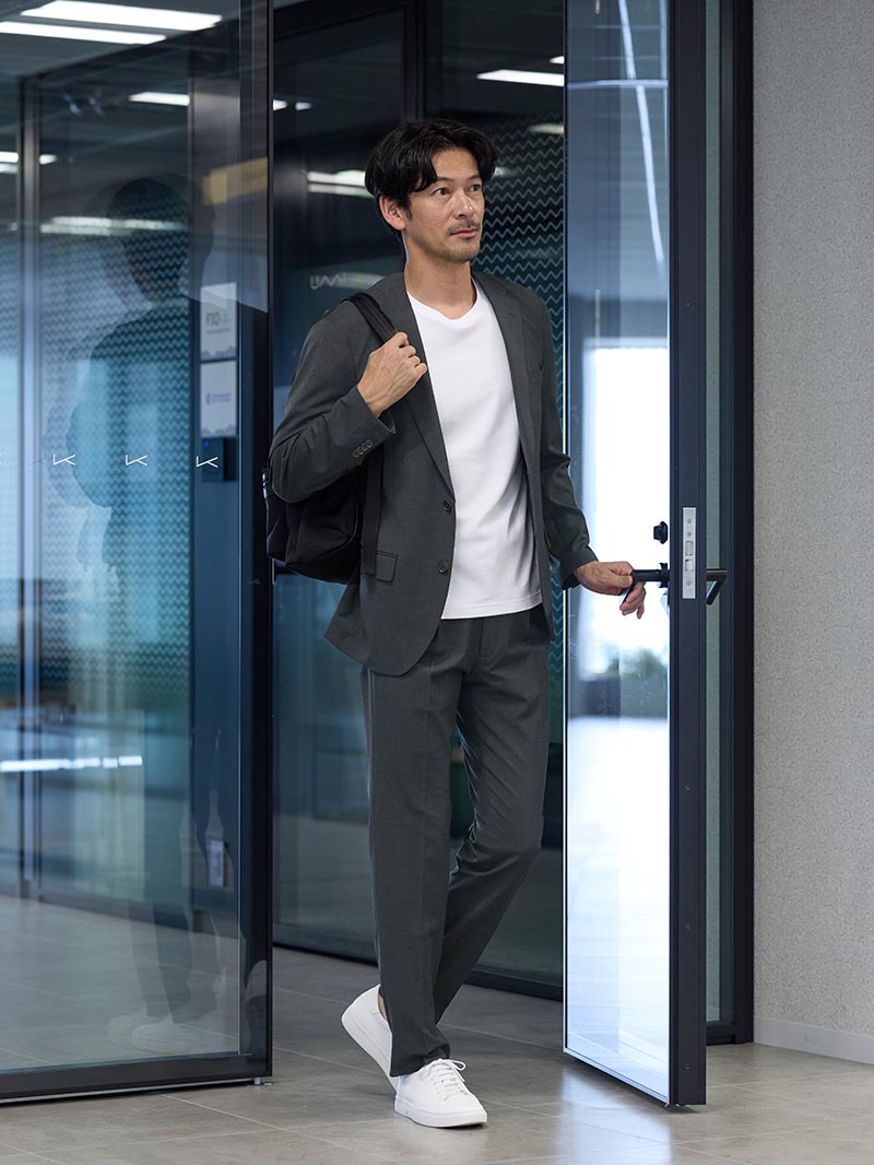 メンズの白スニーカーコーデまとめ