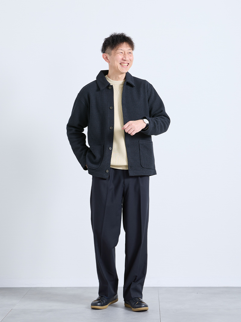 ネイビーを春らしく着こなすコツ