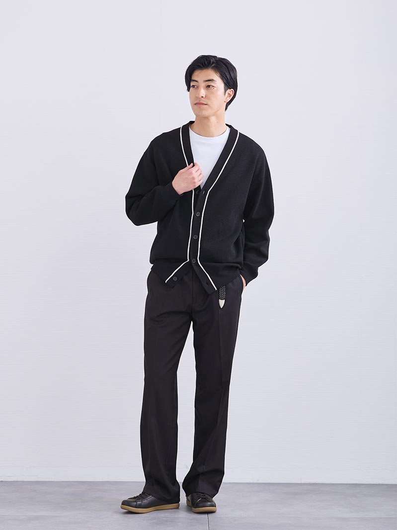 落ち着きの中に品がある大人の黒コーデ