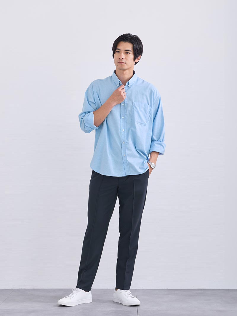 爽やかな青を主役に、ネイビーで引き締める